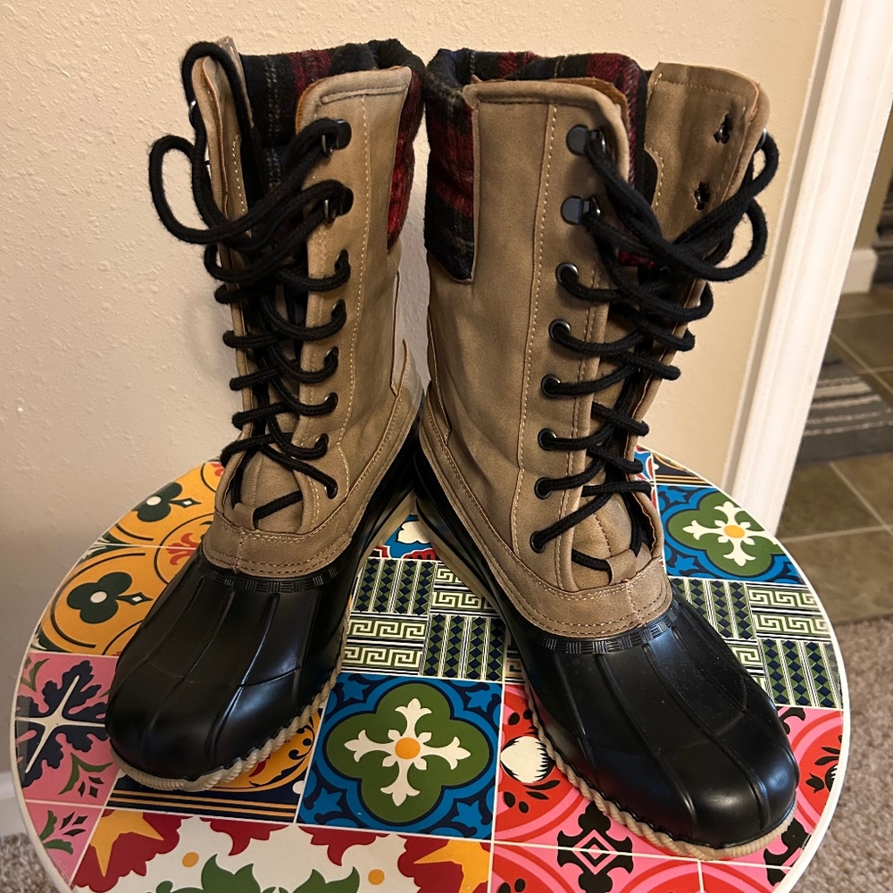 Duck boots